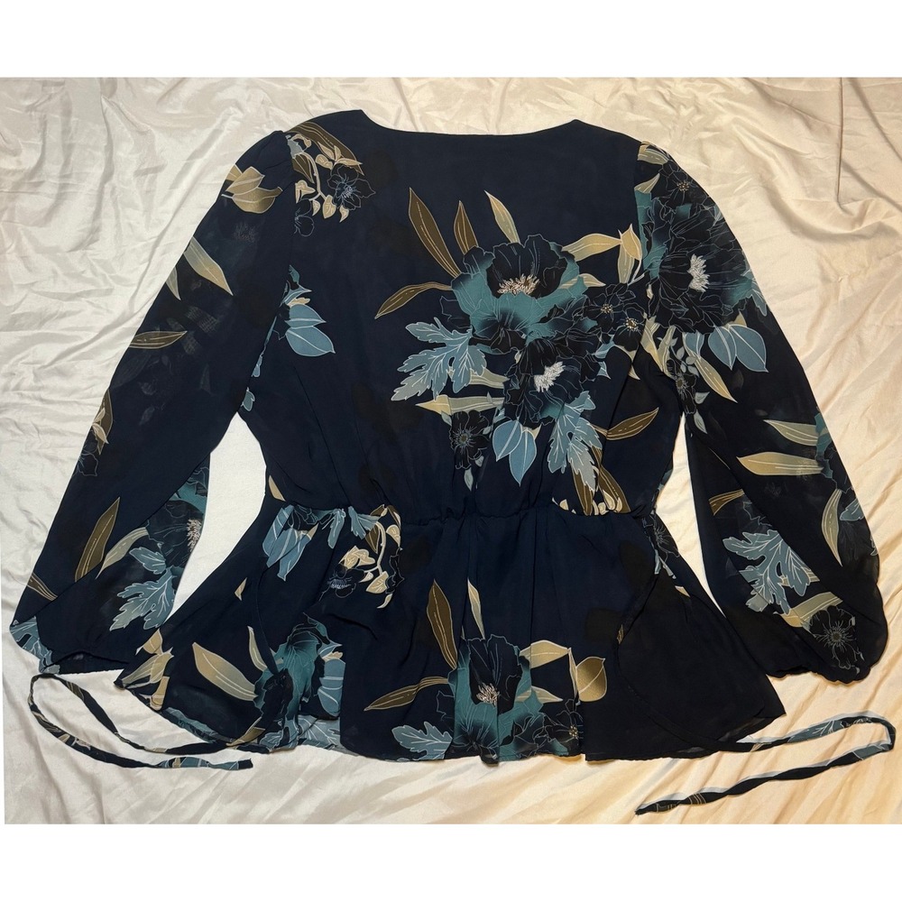 City Chic Floral Peplum Blouse Womens L Navy Blue Wrap V-Neck Long Sleeve Top - Picture 2 of 5